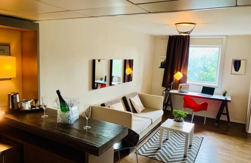 Roissy-en-France Apartment | Standing Hôtel Suites by Actisource