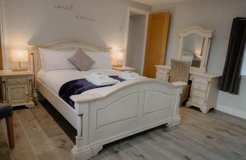Bankend House | Stanloch Farmhouse - well equipped, games room, EV