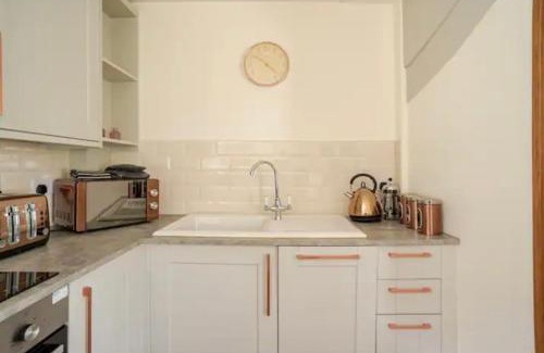 Malmesbury House | Stans Place Self Catering Cottage