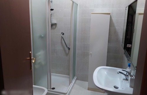 Trieste Old Town House | Stanza con bagno ed accesso privati
