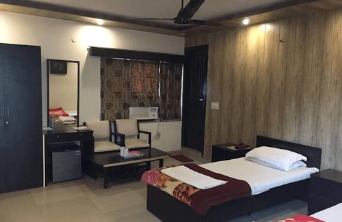 Faridabad House | Star City Guest House