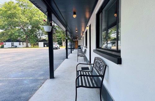 Indian River Apartment | Star Gate Motel Room 1, Indian River, MI