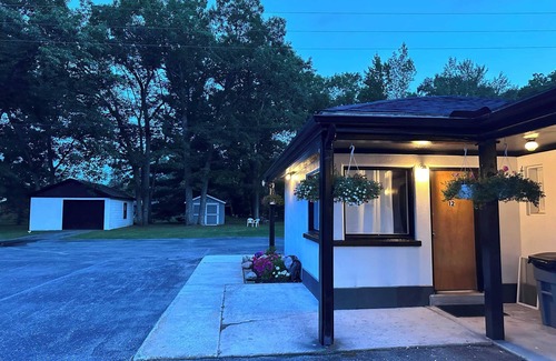 Indian River Apartment | Star Gate Motel Room 1, Indian River, MI