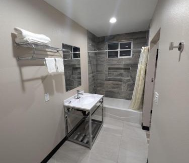 Maywood Hotel | Star Inn Hotel