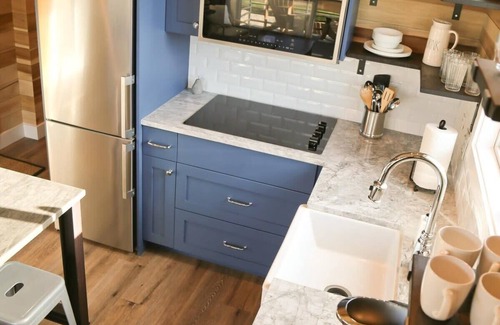 Escalante Apartment | Star Lily: hillside tiny home with fire‑pit