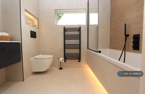 Brondesbury Apartment | Star London Globe House penthouse