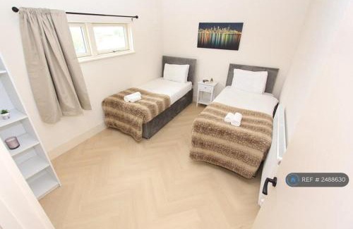 Brondesbury Apartment | Star London Globe House penthouse