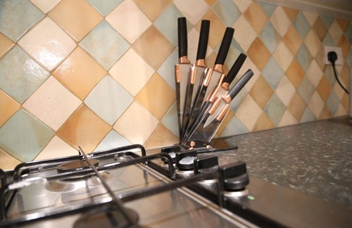 Hendon House | Star London Golders Rise Luxury 4-Bed Oasis with Garden