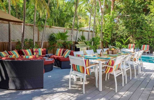 Historic Seaport House | *STAR OF THE SEAPORT @ OLD TOWN* Huge Home & Pool + LAST KEY SERVICES.
