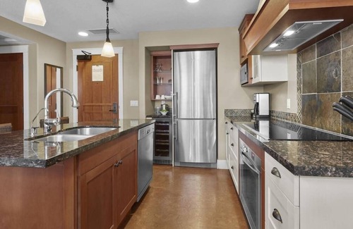 Canmore Condo | Star Suite -2 Bedr/2 bath condo with 3 fireplaces