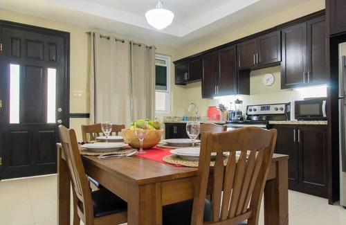 Saint Andrew Apartment | Star Tree- 2 Bedroom Condo 10 mins to New Kingston