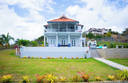 Bacolet House | Stara's Escape a Coastal Haven - Entire home in Scarborough, Tobago