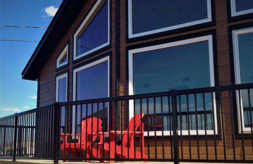 Pincher Creek Hotel | Stardust Inn and Chalets