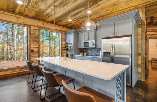Broken Bow Cabin | StarFire Luxury Cabin won “Vacation Home of the Year” on Vrbo in 2022.