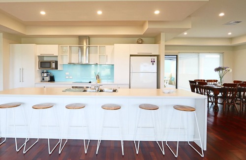 Waterhouse House | Starfish Blue - overlooking Robe Golf Course