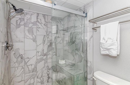 Myrtle Beach Apartment | Starfish Corner - Direct Oceanfront - Myrtle Beach