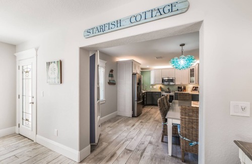 Holmes Beach House | Starfish Cottage: 1 Block to the Beach! Heated Pool, 4 King Beds by Anna Maria Life Vacation Rentals