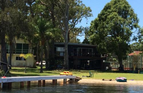 Summerland Point House | Starfish Cottage