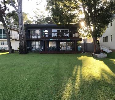 Summerland Point House | Starfish Cottage