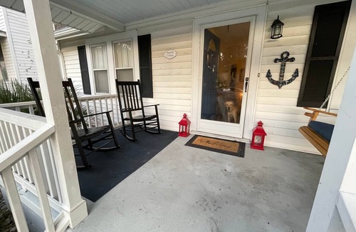 Morehead City House | Starfish DOG-FRiENDLY in the Historic District