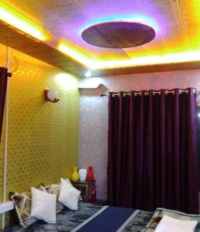 Amritpur House | StarGate HomeStay UK A Walk in The Clouds