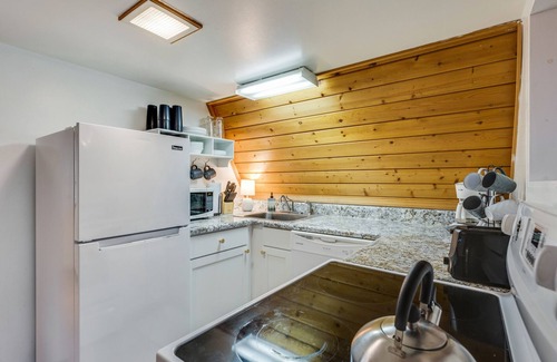 Abingdon Cabin | Stargazer Cabin- A Frame w/Lake & Mountain Views