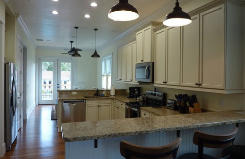 Steinhatchee House | Stargazer - Steinhatchee Landings, Sleeps 10nCottage is directly behind the pool