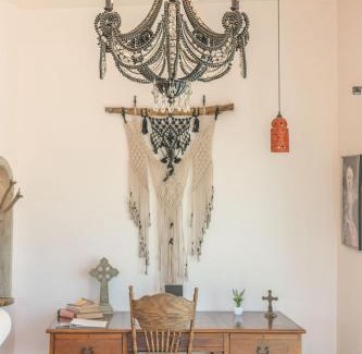 Joshua Tree House | Stargazing from the Hot Tub at Sahara Madre, a Gorgeous Desert Retreat