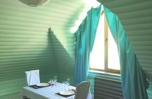 Goryachiy Klyuch Hotel | Stariy Zamok