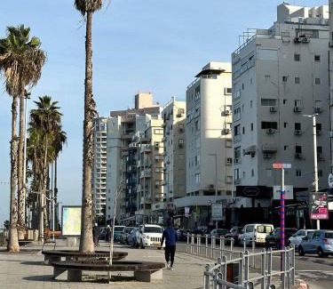 Bat Yam Apartment | Starknet