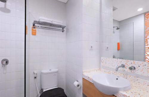 Pagedangan Hotel | Starlet Hotel BSD City