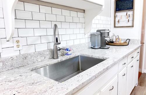 Alanson House | Starlight Cottage -3 bed 2Bath