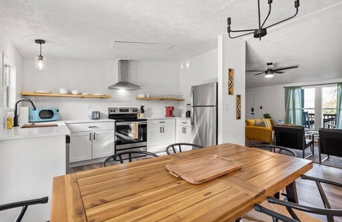 Canyon Lake Cabin | Starlight Horizon - The Banjo - Cabin L