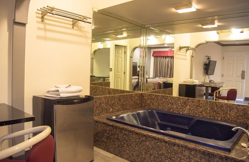 Mid City Hotel | Starlight Inn La Brea