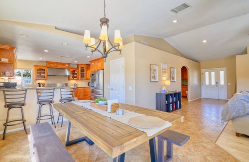 Yucca Valley House | Starlight Oasis Getaway - with Hot Tub + Games! 10 Minutes from Joshua Tree
