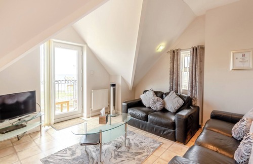 Bispham Apartment | STARLIGHT SUITE, country holiday cottage in Bispham
