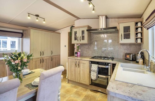 Prestonpans Apartment | Starlink WIFI - Havan Caravan Park