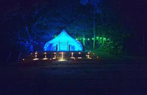 Ruby Other | Starlit Riverfront Glamping Suite AC, WiFi, Games