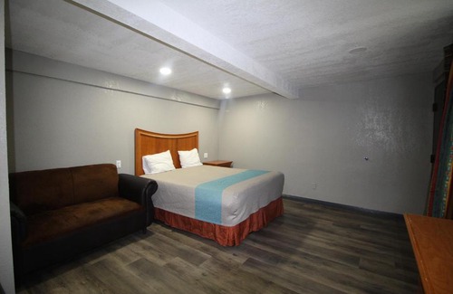 San Bernardino Hotel | Starlite Motel