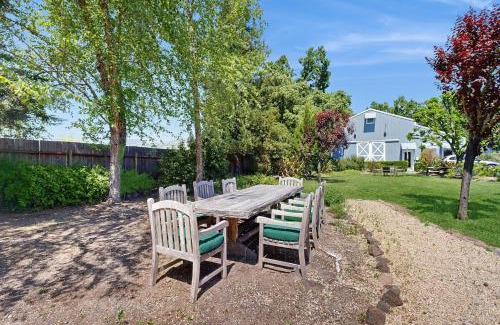 Geyserville House | Starlite Vineyard Escape