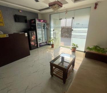 Ghansoli Hotel | StarNexa Residency
