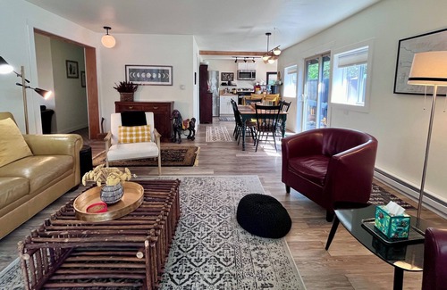 Winthrop House | Starry Night Retreat! Dog Friendly and One Block Above Downtown Winthrop!