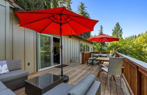 Forest Hills House | Starry Nights - River Wineries Huge Fenced Yard
