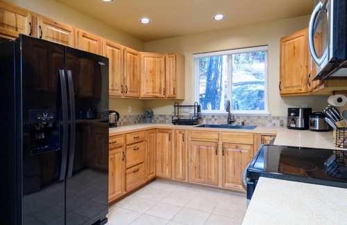 Roslyn Ridge Cabin | Starry Pines · Family Fun at the Starry Pines Cabin