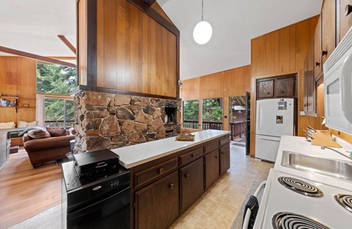 Tahoe Sierra Estates House | Starry Skies - West Shore Cabin. Walk to Private Beach. DOG OK