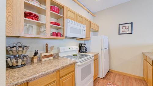 Pepin Apartment | Starshine Condo - 2 Minute Walk to the Beach!