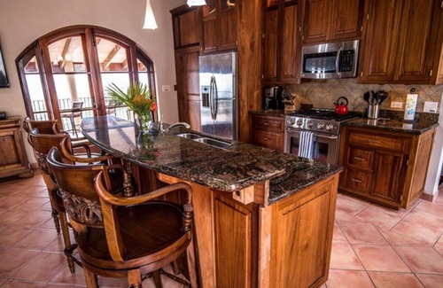 Estate Glucksberg and Grunwald House | STARSTRUCK VILLA: , SUNSET OCEAN VIEWS, 4 MASTER SUITES, POOL, HOT TUB!