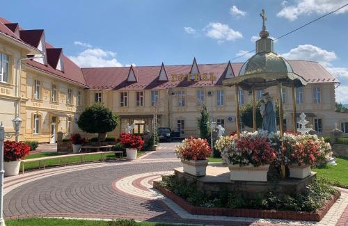 Vyzhnytsya Hotel | Staryj Kosiv