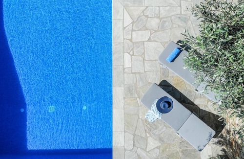 Glossa Villa | State-of-the-Art Villa has Infinity Pool, Jacuzzi, Comfort Cooling, Sunset View