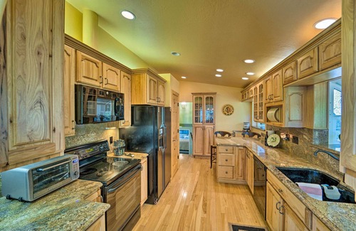 Upper Kingsbury House | Stateline Escape - 6 Mi to Heavenly & Lake Tahoe!